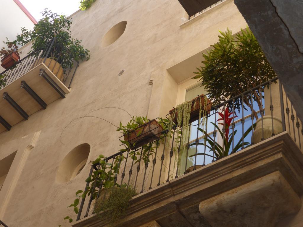 Appartamento In Palazzo Lampedusa Palermo Exteriör bild