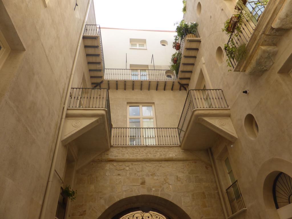 Appartamento In Palazzo Lampedusa Palermo Exteriör bild
